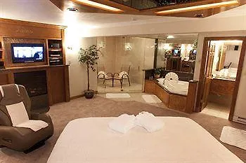 Sybaris Pool - Adults Only 2*